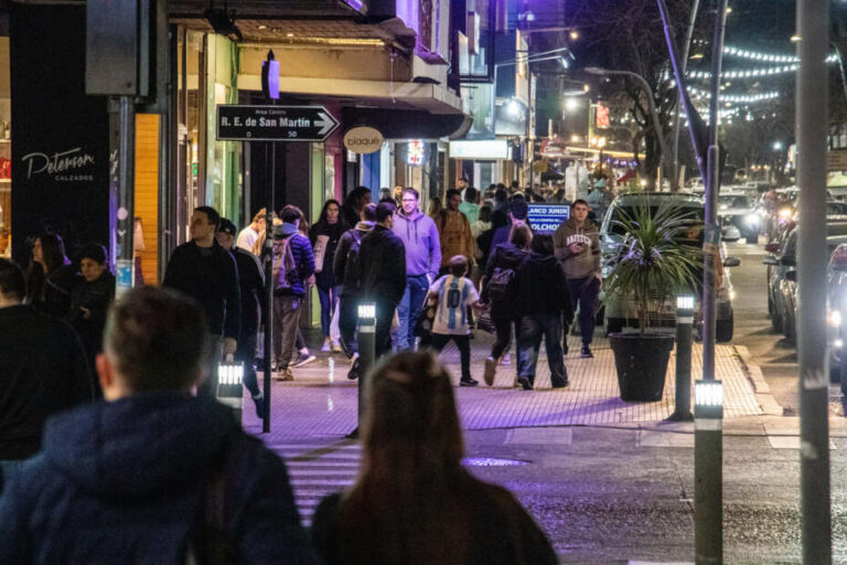 saenz-pena-con-mucha-2-2-scaled